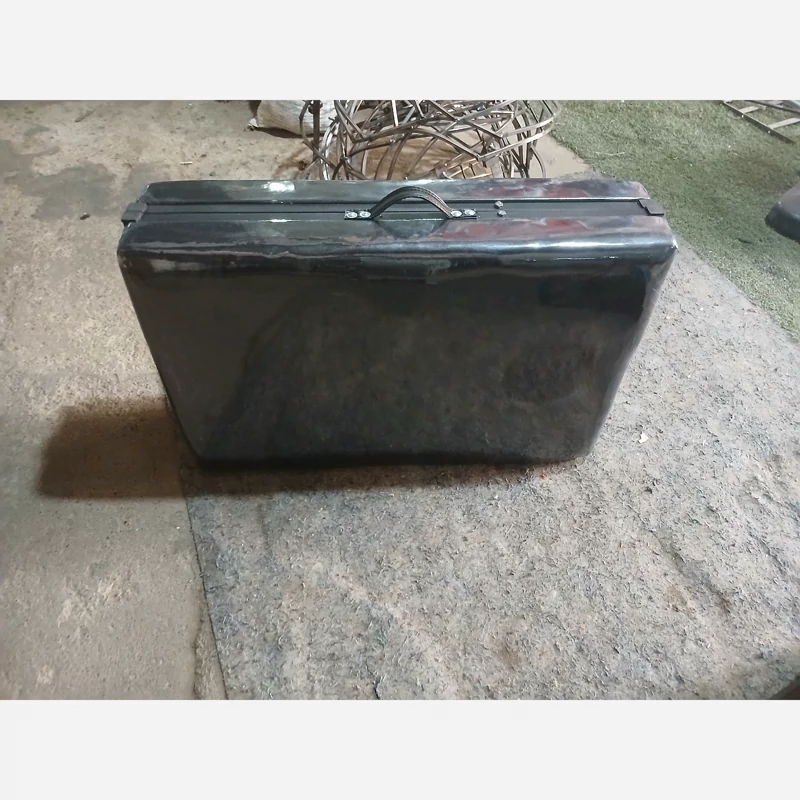 تخت آرایشگاهی چمدانی دررنگ بندی متنوع هزینه ارسال درب منزل توسط مشتری پرداخت میشود